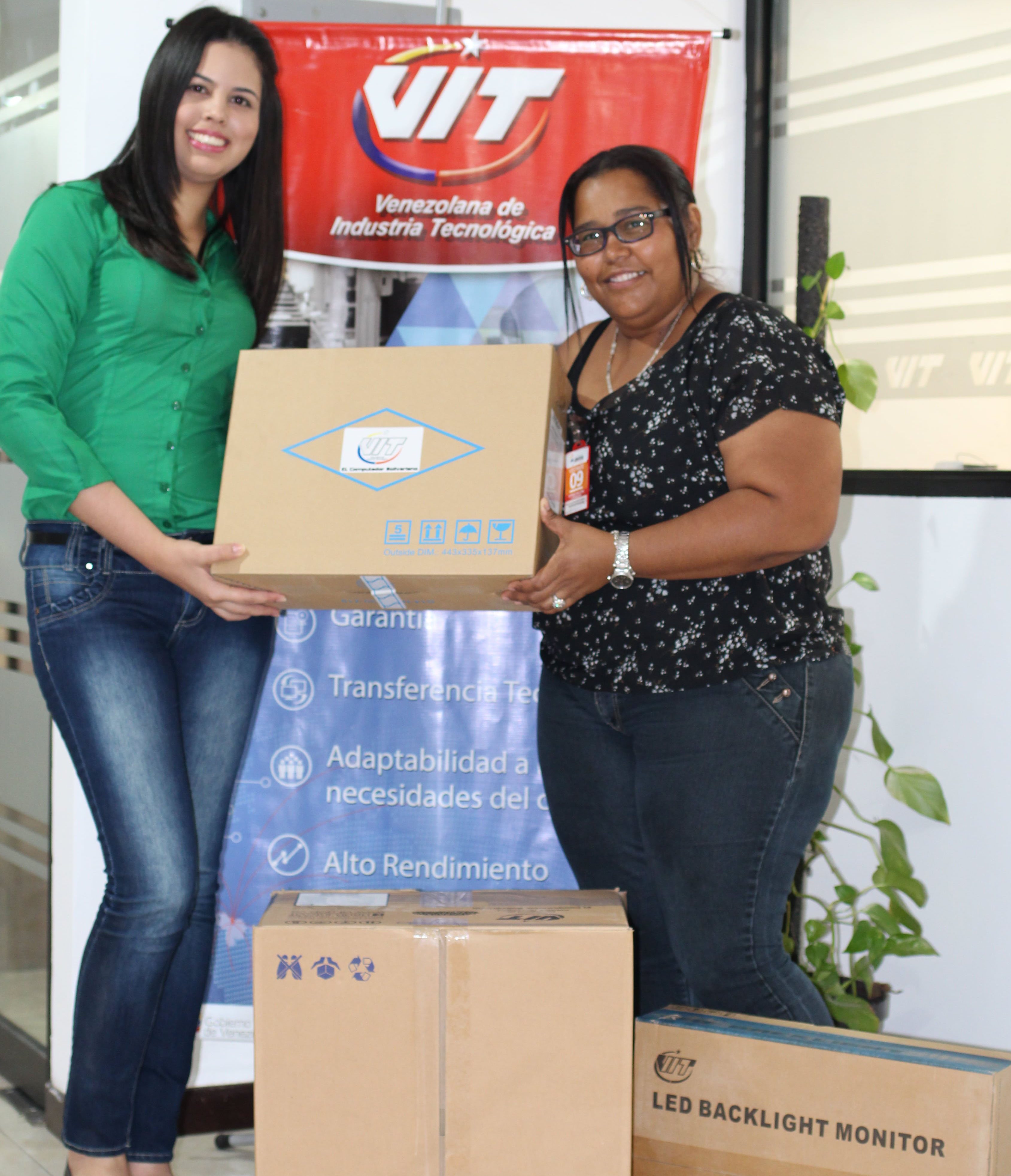 Fundación Vientre Sonoro recibe donativo de VIT