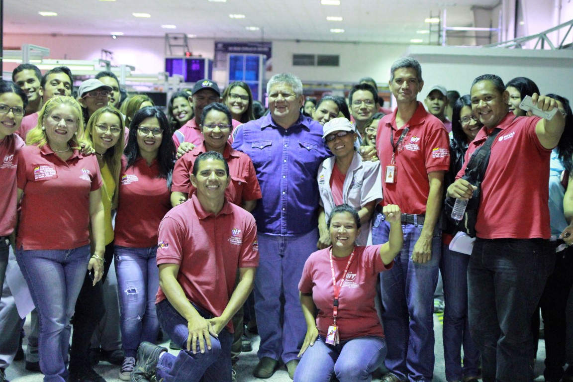 Alcides Goitía se reunió con trabajadores de la Fábrica del Computador Bolivariano