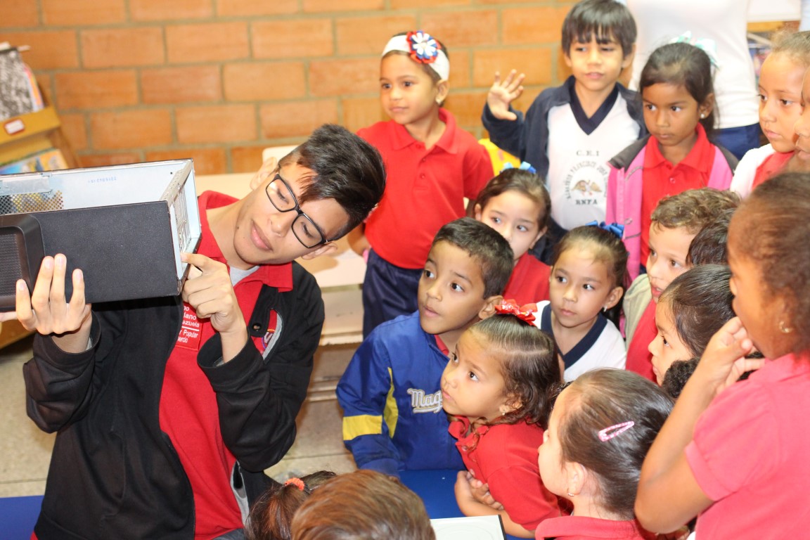 Escuela Monseñor Iturriza inicia Tecnología Educativa