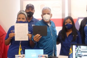Ministro Rivero entregó certificados a los CPTT de la Zona Franca de Paraguaná