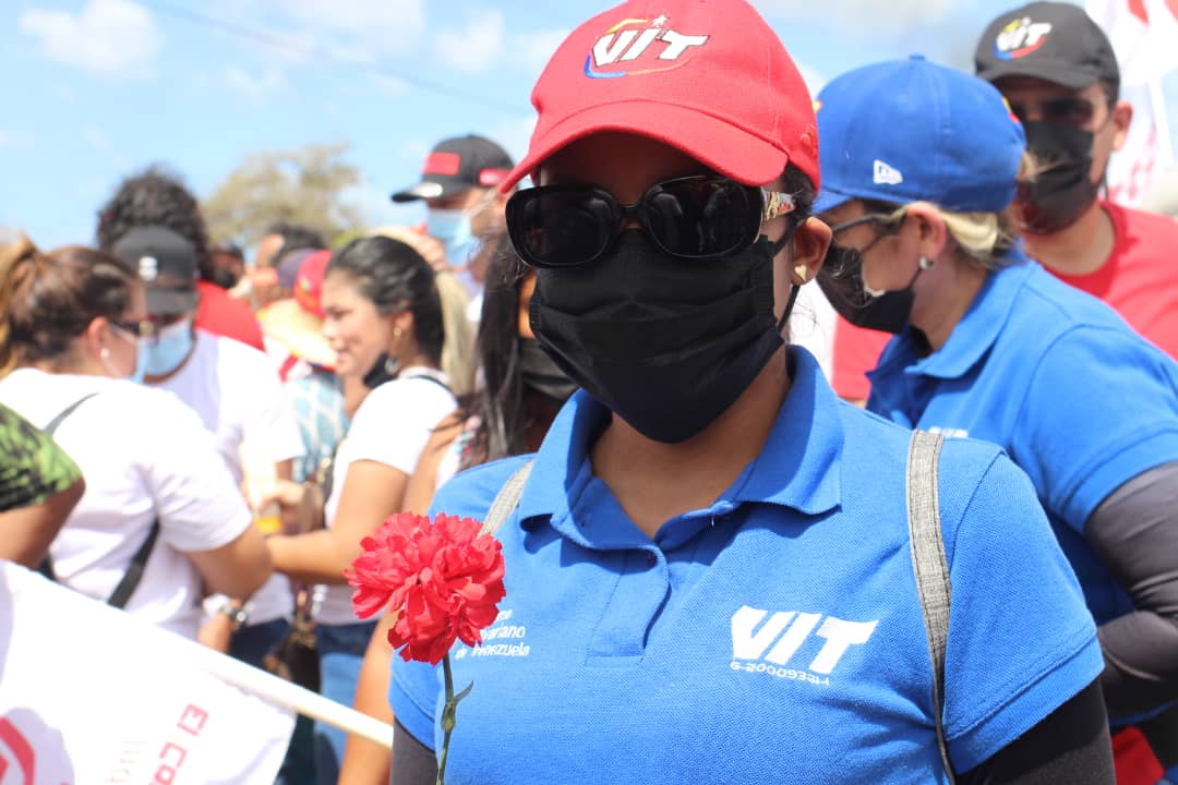 La clase obrera de VIT marchó por los claveles rojos de Alí